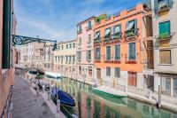 Ca' Canaletto Canal View Refreshed in 2024! - B&B
