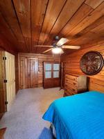 Private Cabin on 40 acres! Fish-Hunt-Dog Friendly - B&B Jesup