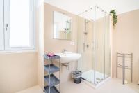 Vierbettzimmer mit eigenem Bad