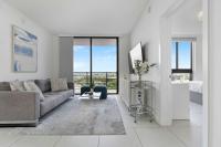 La Central- CityPlace Doral and across from a Park - B&B