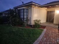 Two separate rooms at 34 Clarevale - B&B