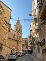 Modern 3BR Apt close to Sliema's Promenade by 360 Estates - Chambres d’hôtes