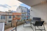 Stunning 3BR APT with 2 Private Terraces in B'kara by 360 Estates - B&B Birkirkara