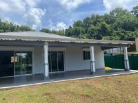 Villa avec grand jardin et piscine - B&B