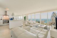 MARINA Beachfront 2 BDR by CASA PARAISO - B&B
