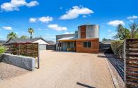 Modern Art House in Midtown, Pet Friendly - B&B