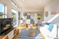 2 sisters at Palm Beach, Waiheke - B&B Palm Beach