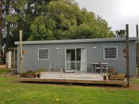 Whenuapai Village Tiny Home - B&B