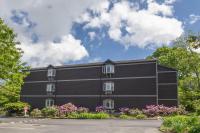 Brook Haven Condo - Downtown Blowing Rock Ground Floor Fully Stocked with 2 King Beds - B&B Blowing Rock