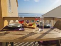 Cosy seaside family apartment Iris in Mandre - B&B Mandre