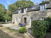 202 - Maison en pierre à proximité des Sables-D'or - B&B