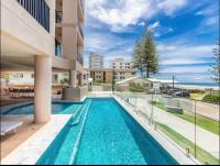 Three Bedroom Beachfront Apartment - B&B Gold Coast