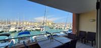Vue sur Port Frejus pour ce T2-3 Cap Hermes, 6 cou - Chambres d’hôtes Fréjus