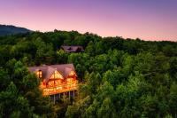 LeConte View - Lodge -Theater- April Deals-Views-GameRm-FirePit-HotTub - B&B Gatlinburg