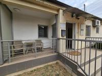 Prenoćište Lana 2 - Ferienwohnung Novi Banovci