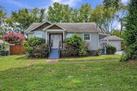 2 BR Home 4 Miles to Broadway Sleeps 4 - Chambres d’hôtes Nashville