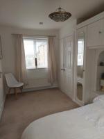 210 Greenlea Court - B&B Kirkheaton
