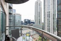 Canary Wharf - Chic 2 Bed - Free parking, Sleeps 4 - B&B London