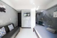Cubao Manhattan Heights Residential Condo TA4N - Low Floor Studio with Pool & Balcony, 5 Mins Walk to Gateway Mall & Araneta Coliseum LRT MRT Cubao Quezon City - Staycations by SMS - Bed and Breakfast Manilla