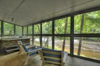 Aska River House - Riverside relaxation and all the comforts of home - B&B Blue Ridge