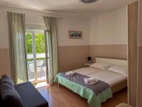 Apartment with Garden View