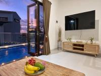 Enjoy Sunset 2BR with Private Pool in Villa Jturi Nusa Dua - Chambres d'hôtes Nusa Dua