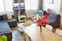 Petrin Park Apartments - 10 min walk to Charles Bridge - Bed and Breakfast Praag