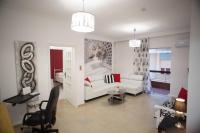 Cozy apartment with sea view next to Marina Zeas - Bed and Breakfast