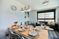 Modern Apartment with a pool - By Welcomely - B&B Calpe