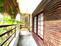 Cozy Bungalow Dua with AC and Generator in General Luna - B&B General Luna