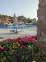 Stella de Mari chalet in Makadi with beach and pool view - Bed and Breakfast Hurghada