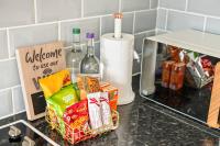 Radiant Retreat Datchet-12 mins to Heathrow close to Windsor ,Legoland, Eton and Slough - Chambres d'hôtes Datchet