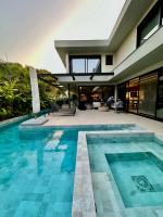 Jurerê Beach Villa - piscina jacuzzi sauna - B&B