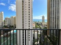 Waikiki's Ocean View Condo, Near Beach with Parking - B&B