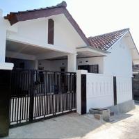 Homestay Black&White - B&B Sangkanurip
