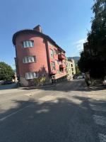 Miss Nareen's Central Apartment, free garage spot - Ferienwohnung Sarajevo