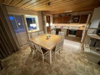 Stadsnära och naturskön villa med 50m till vatten - B&B
