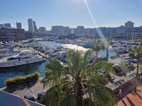 Yate en Port Fórum - B&B Barcellona
