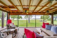 Lakefront Graford Home w/ Fire Pit + Private Dock! - B&B Graford