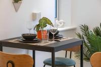 Sleek Loft Living Minimalist Urban Escape - B&B Londra