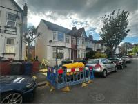 Picturesque City Cabin NW4 - Own Entry - Professional - B&B Hendon