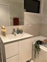 Spacious family home - B&B Campbelltown