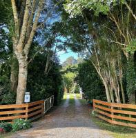 River Song Retreat Golden Bay - Bed and Breakfast