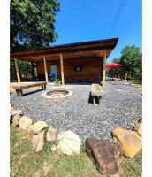 Unique Country Cabin Meets Farmhouse Modern!!! - Chambres d'hôtes Mena