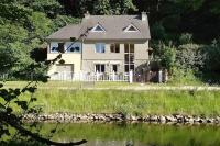 Lovely house by the Rance river, near Dinan port - B&B