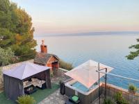 SUPER HORIZONT- Sea View Apartments with private Jacuzzi time & Free Parking - Chambres d’hôtes Split