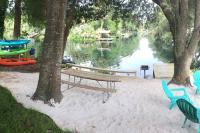 The Chuby Mermaid - Weeki Wachee River Access Waterfront with Paddlecraft - B&B Spring Hill