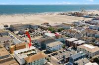 Amazing condo 2 min to beach! - B&B