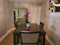 Tranquility Room by the Airport - B&B