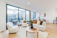 Modern Family Home 3BR in Box Hill North - B&B Box Hill